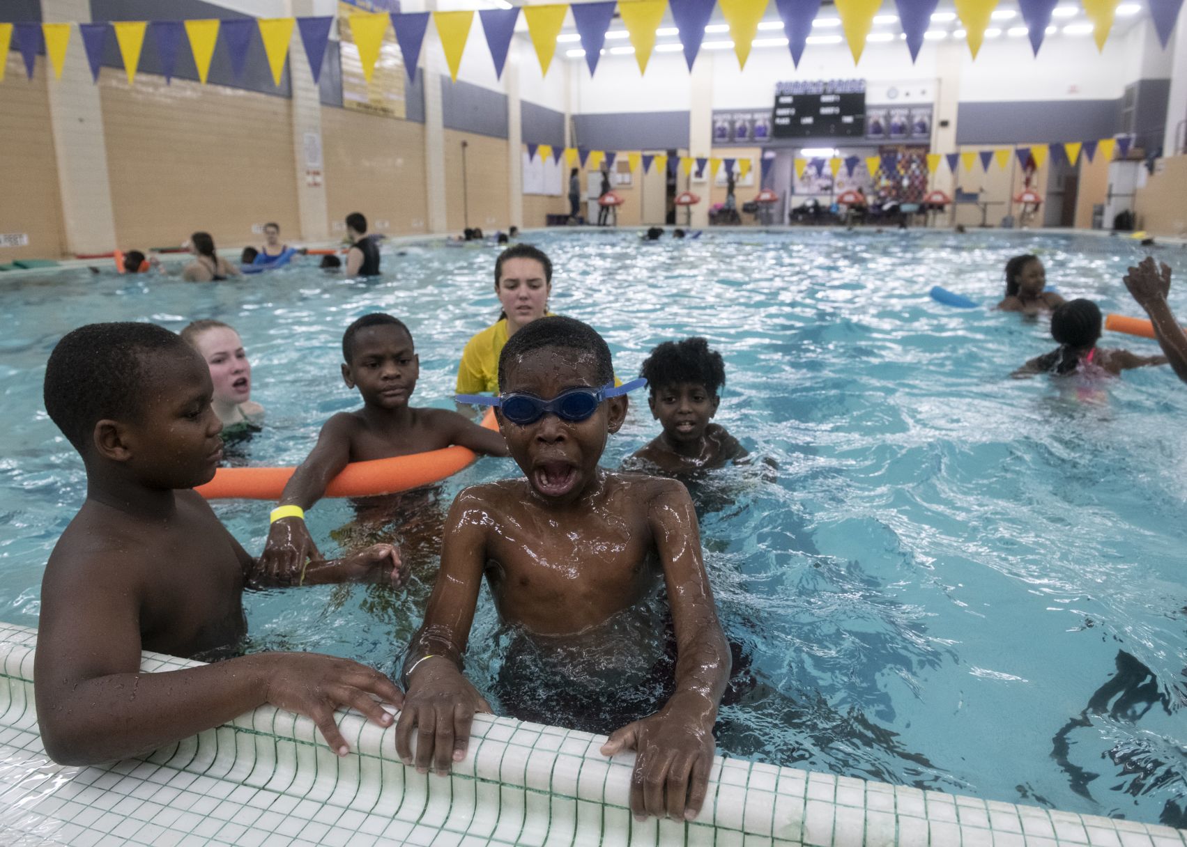 Refugee students hone their swimming skills